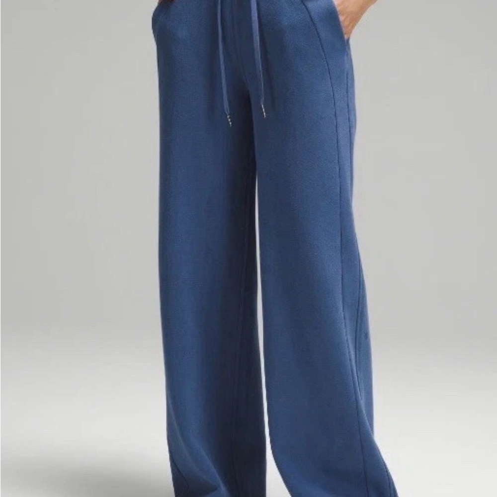 Lululemon Scuba Mid Rise Wide Leg pant *Waffle Blue